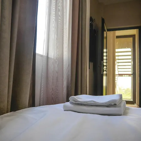 Hotel & Business Center Trakia 2*